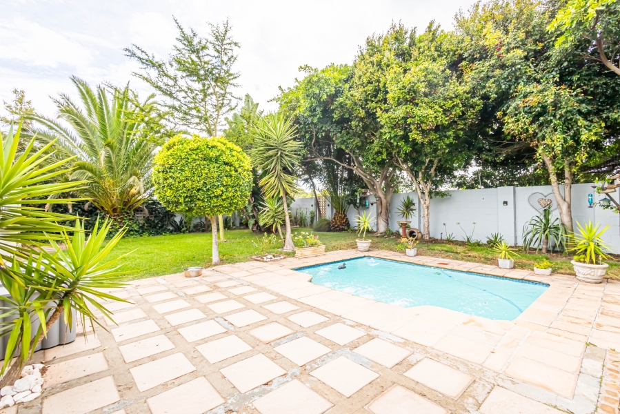 3 Bedroom Property for Sale in Country Club Western Cape